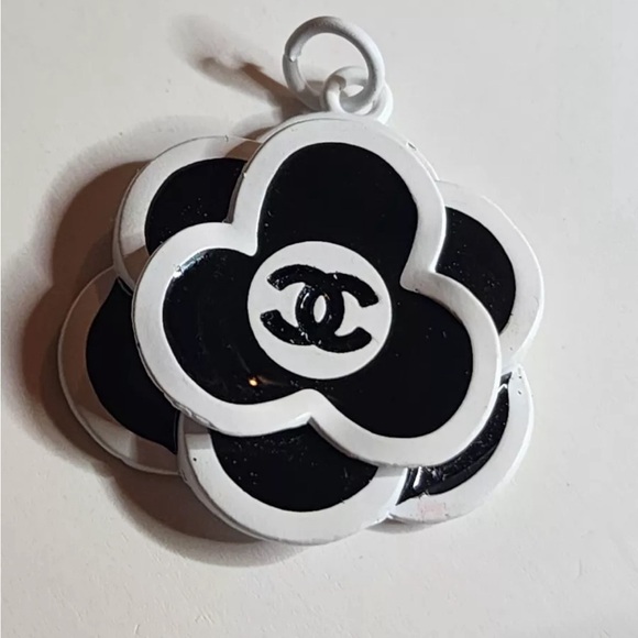 Chanel camellia large pendants on 18 karat gold plated 18 inch chains. - Picture 9 of 15